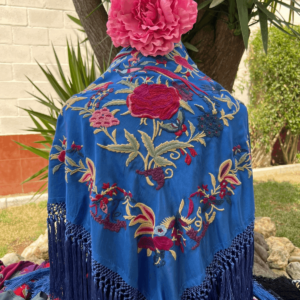 mantoncillo azul de seda fleco ancho