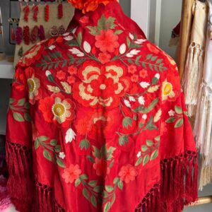 mantoncillo rojo de seda con flecos de borlón