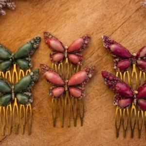 conjunto de peinecillos y broche de resina