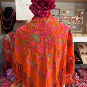 mantoncillo de seda naranja, con fleco especial de borlón (copia)