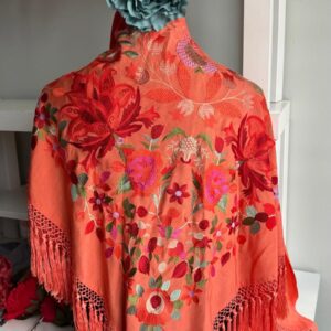 mantoncillo de seda, mandarina, con fleco especial de borlón